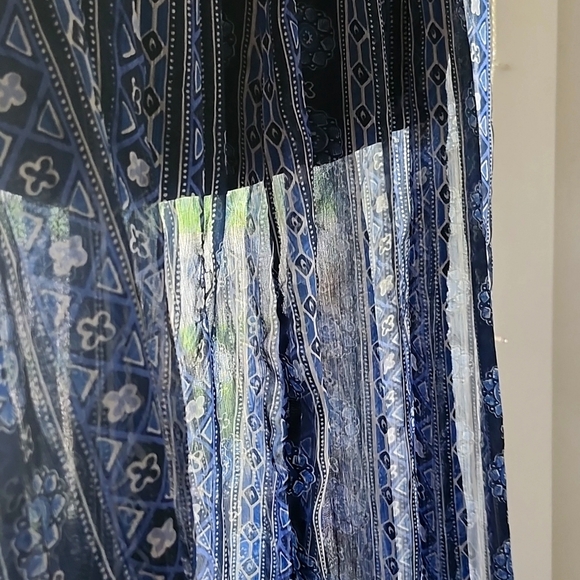 Hollister Sheer Skirt - Picture 3 of 3